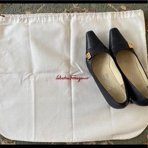 Ferragamo 2” heels in navy blue - size 6B